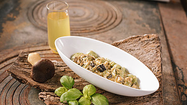 Gnocchi verdi di patate con funghi cardoncelli