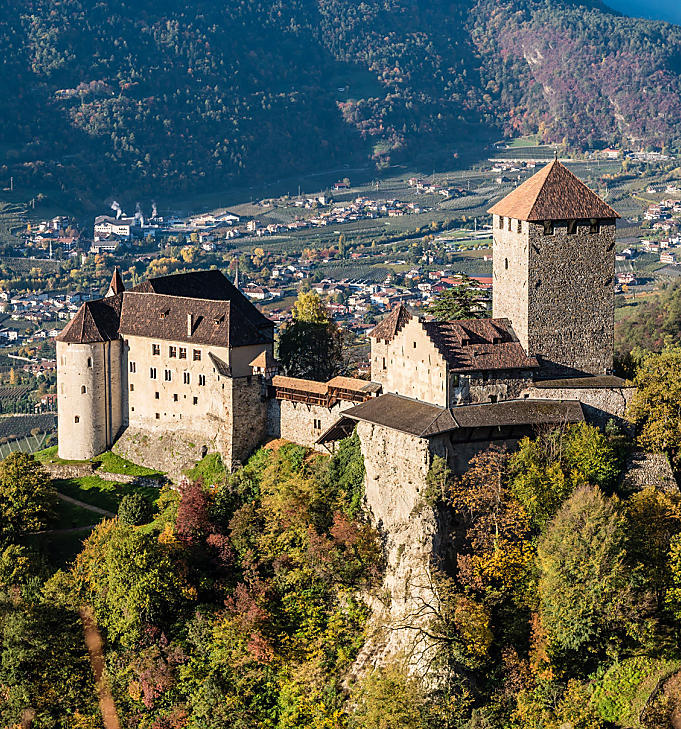 Castel Tirolo: tra mura storiche
