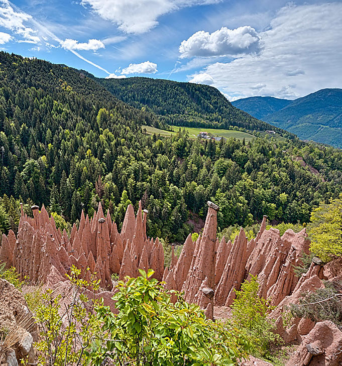 Piramidi di terra del Renon: torri d’argilla e pietra