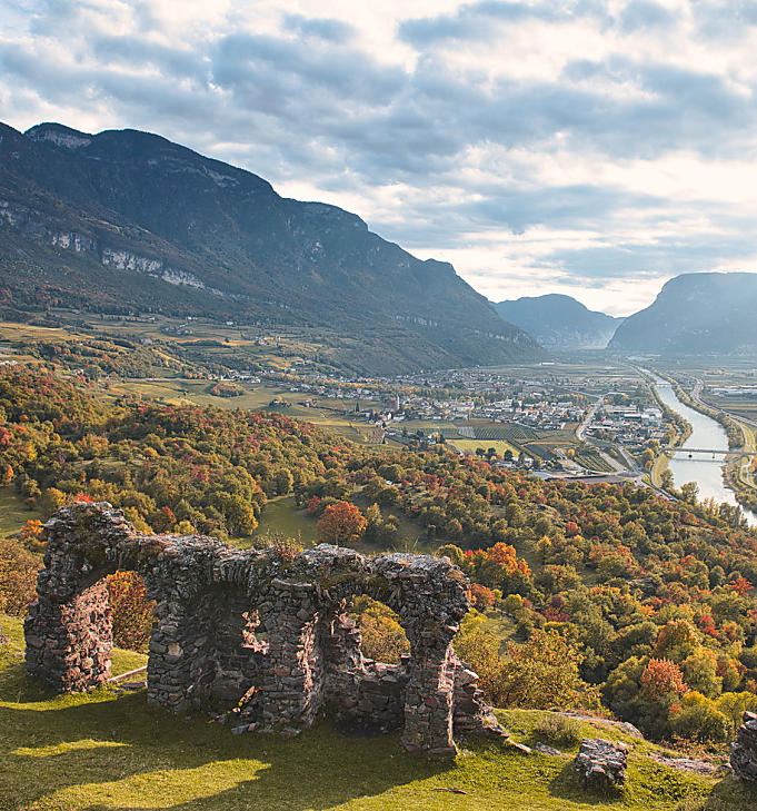 Castelfeder in Bassa Atesina: un’isola greca in Alto Adige