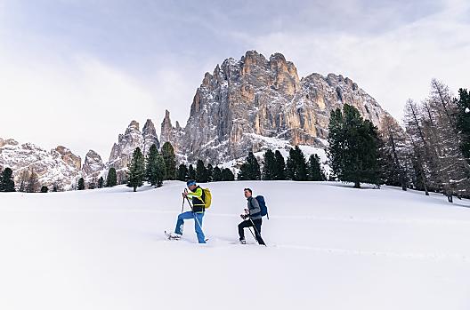 Escursione con le racchette da neve