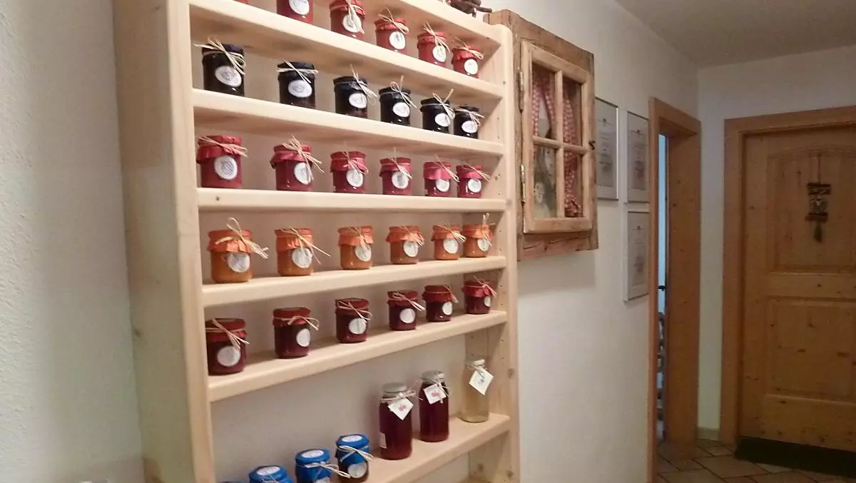 Il nostro piccolo angolo dei prodotti con confetture e sciroppo fatti in casa