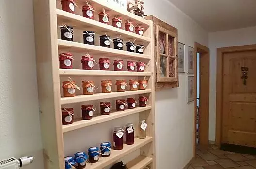 Il nostro piccolo angolo dei prodotti con confetture e sciroppo fatti in casa