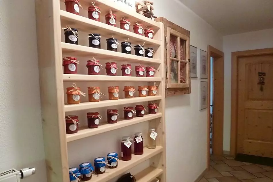 Il nostro piccolo angolo dei prodotti con confetture e sciroppo fatti in casa