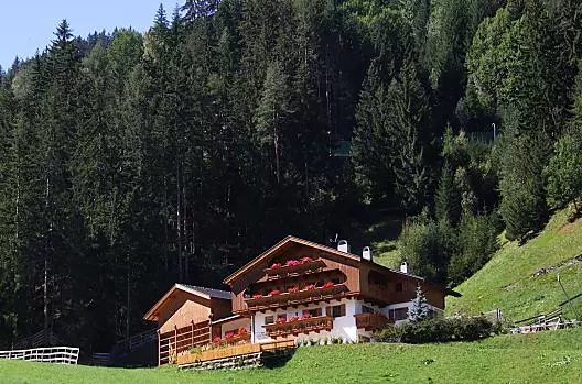 In mezzo alla natura con una splendida vista sulle Dolomiti