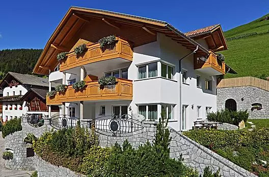 Appartamenti vacanze in una posizione molto soleggiata con una vista affascinante.