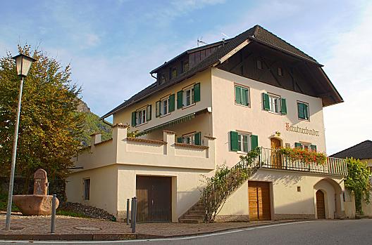 Kreutnerbinder Hof - Liste Photo