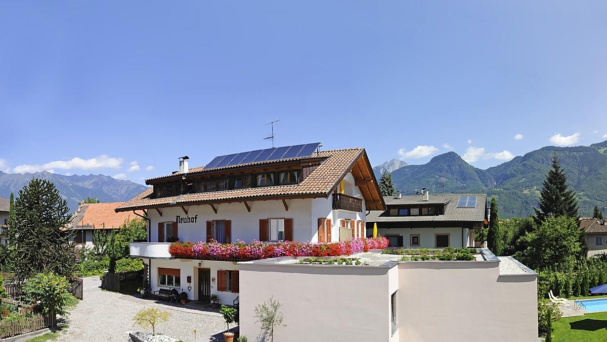 Neuhof - Bildergalerie Photo