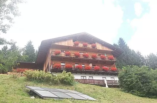 Il maso Gadenhof in un tripudio di fiori
