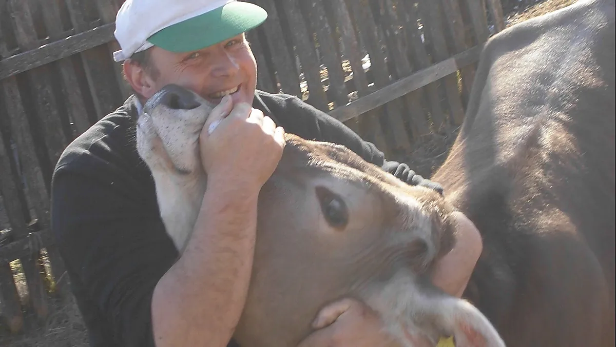 Il contadino Thomas ama i suoi animali più di ogni altra cosa