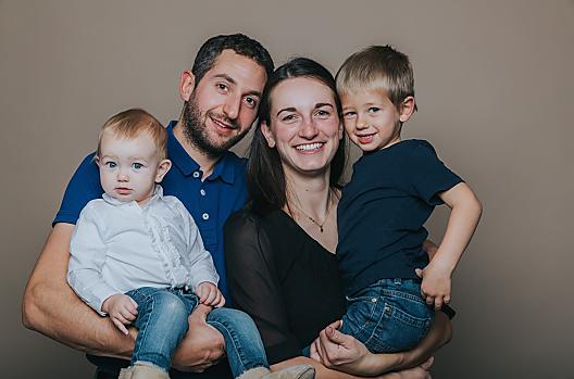 Johannes e Martina con Jonathan e Anna. Mancano la piccola Valentina, la nonna Isabella e il nonno Sepp.