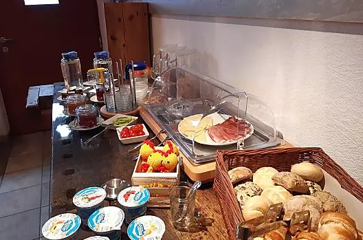 Colazione con prodotti del maso