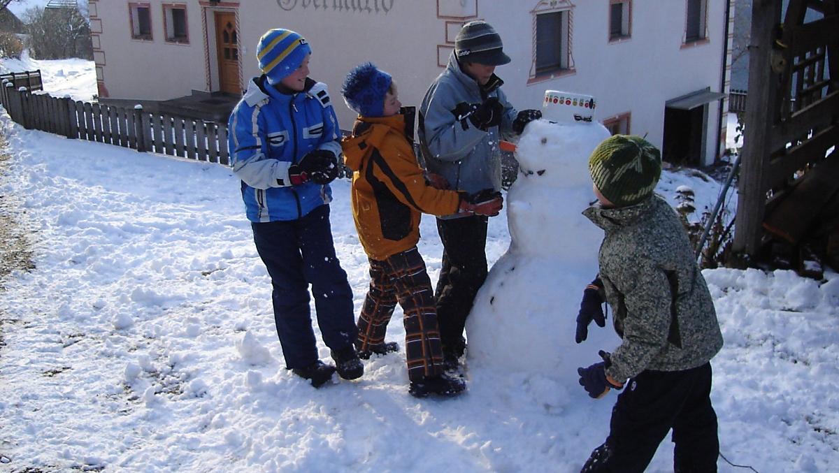 Costruire un pupazzo di neve è divertente