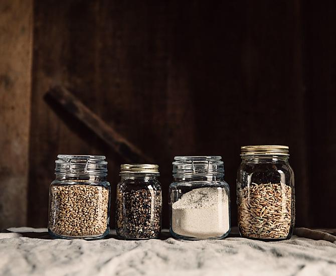 Vari cereali e farine integrali