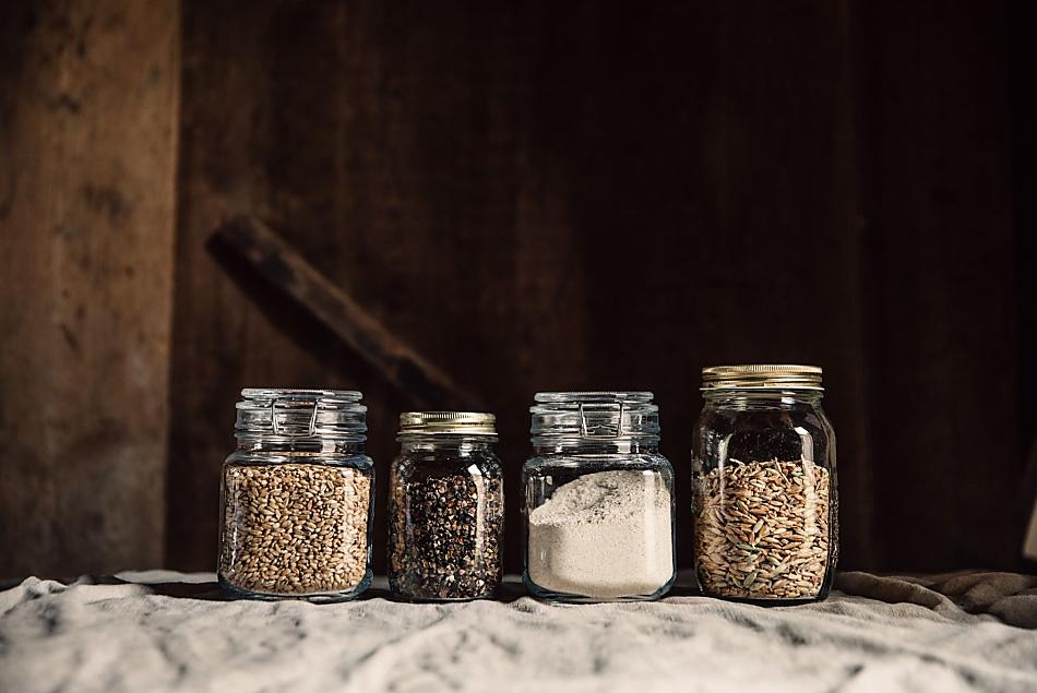 Vari cereali e farine integrali