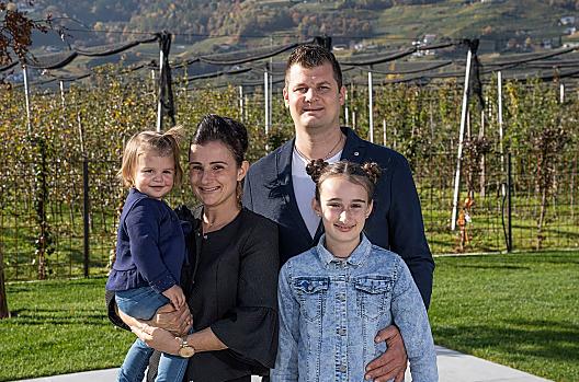 La giovane famiglia ospitante 