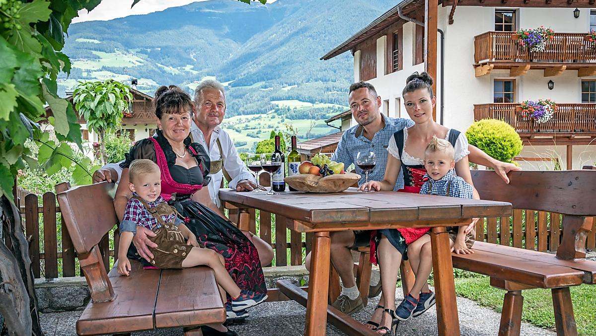 La famiglia Rabensteiner vi dà il benvenuto al Sigmundhof