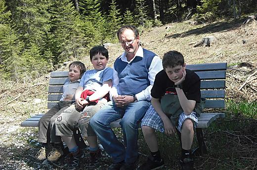 Il contadino Andreas con i figli Lukas, Georg e Simon