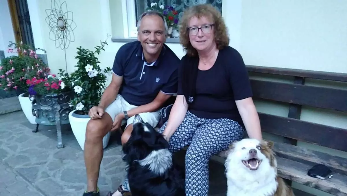 I bei cani del maso Katy e Dana, che amano accompagnare i nostri ospiti durante una piccola passeggiata.