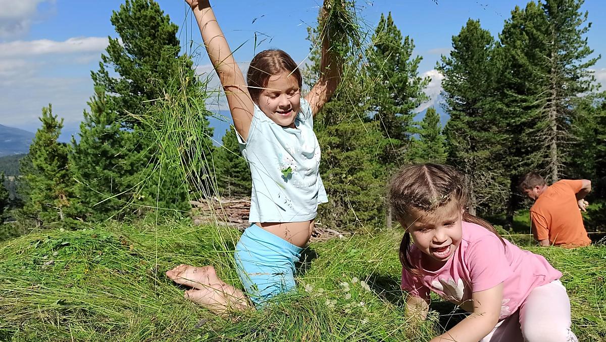 Adoriamo portare i nostri ospiti alla nostra malga, dove li viziamo con Kaiserschmarren e altri piatti.