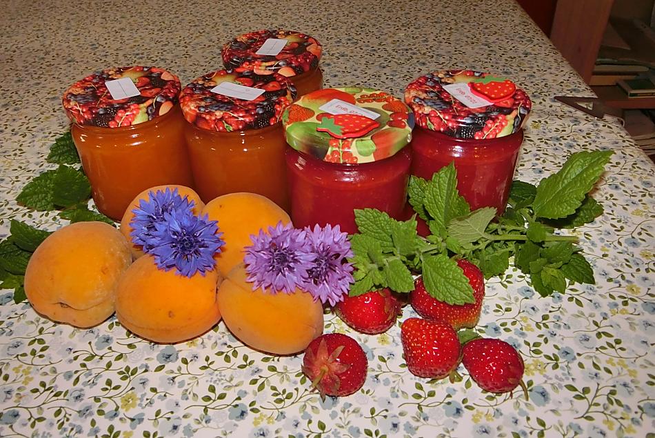 Crema spalmabile di fragole, lamponi e albicocche