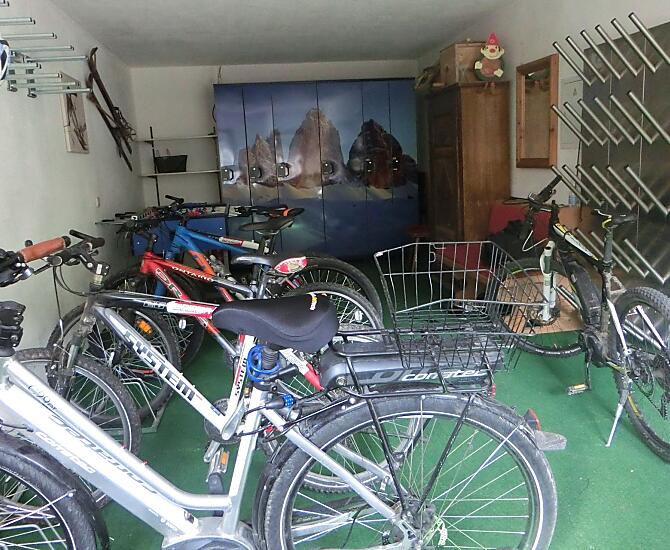 Deposito sci e biciclette