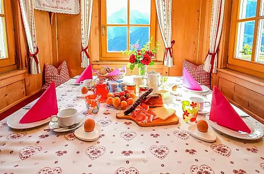 Bauernfrühstück in unserer Bauerstube aus dem 19. Jahrhundert