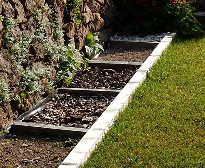 Massaggio ai piedi durante il tragitto verso casa