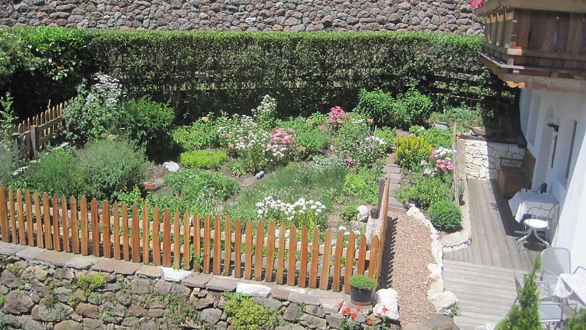 Il nostro giardino delle erbe aromatiche in primavera