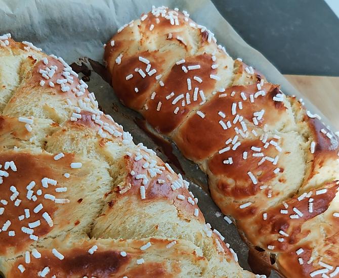 La contadina Barbara ama cucinare e infornare. Trasmette le sue conoscenze ai suoi ospiti durante i corsi di pasticceria. 