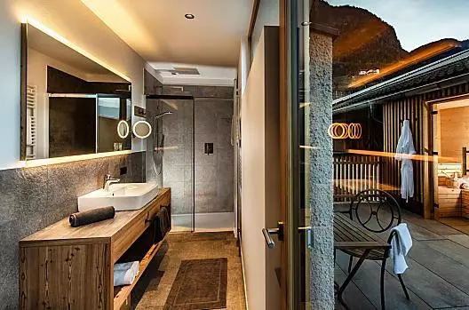 Bagno con sauna panoramica