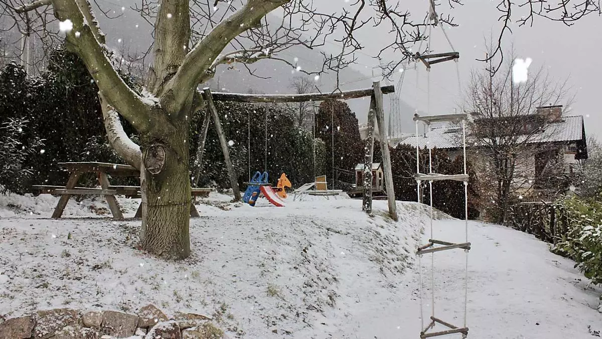 Parco giochi in inverno