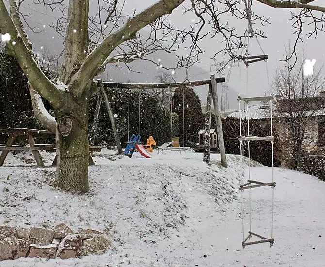 Parco giochi in inverno