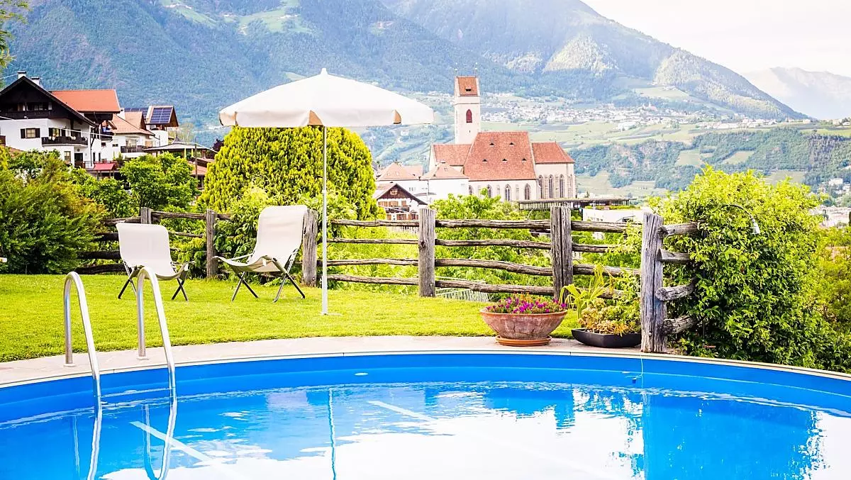 La nostra piscina con una vista fantastica