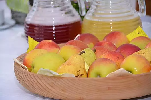 Frutta fresca del nostro orto a seconda della stagione e del tempo di maturazione.