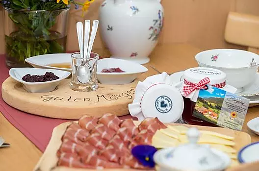 Colazione abbondante al Bergerhof