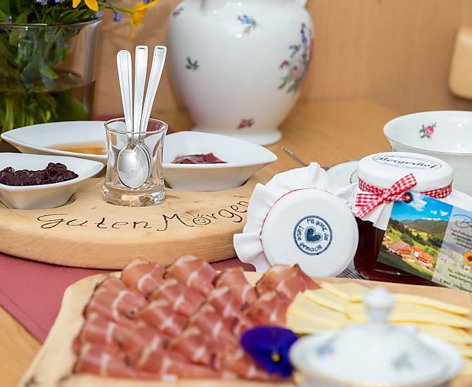 Colazione abbondante al Bergerhof