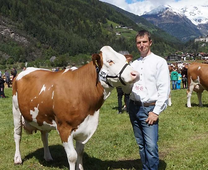 Il contadino Andreas a una fiera del bestiame 