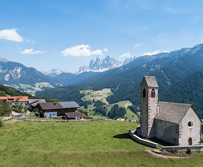 Oberpiskoi neben dem St. Jakob Kirchlein