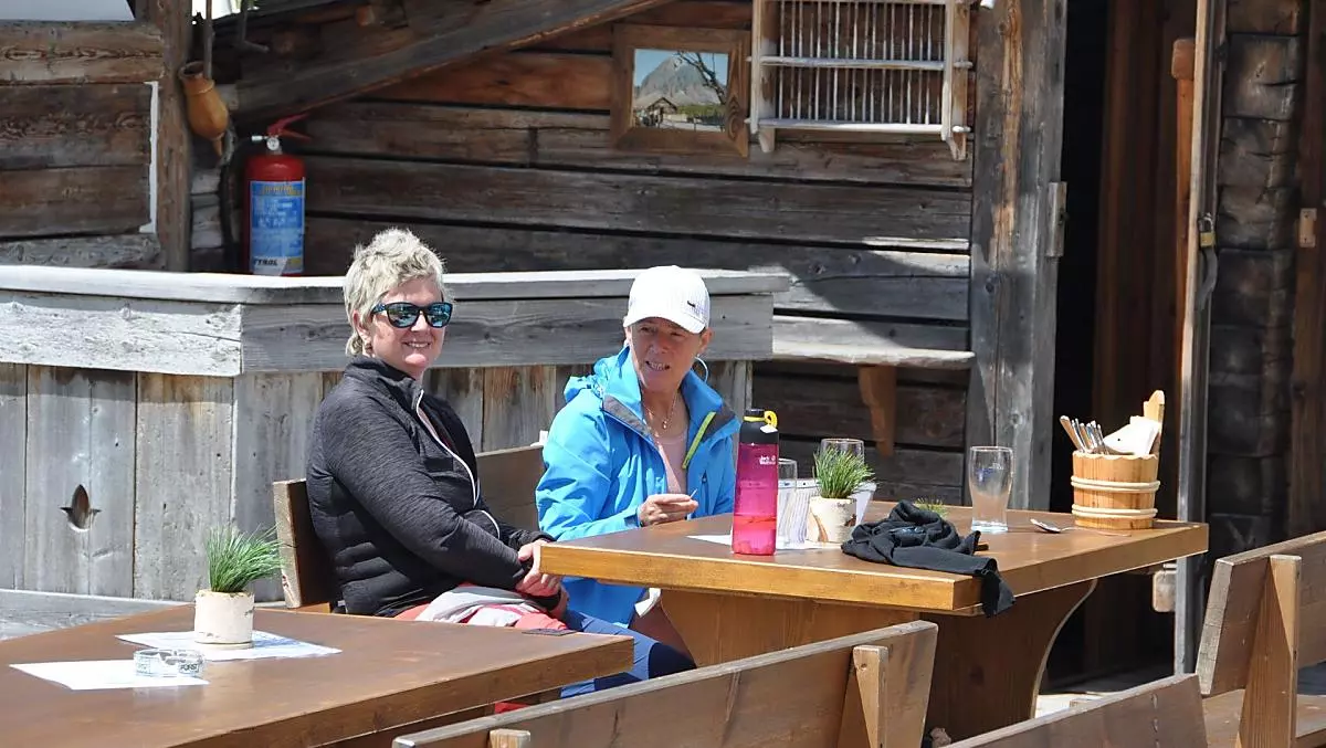 Sosta al rifugio dopo l'escursione