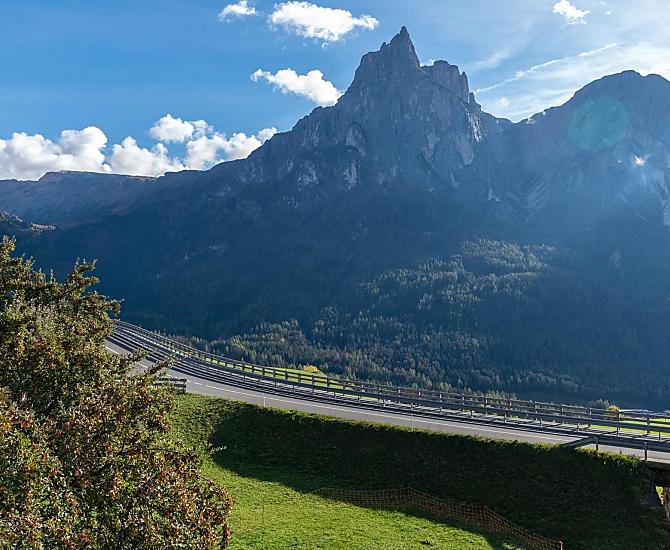 Dai nostri balconi si gode di una splendida vista sullo Sciliar.