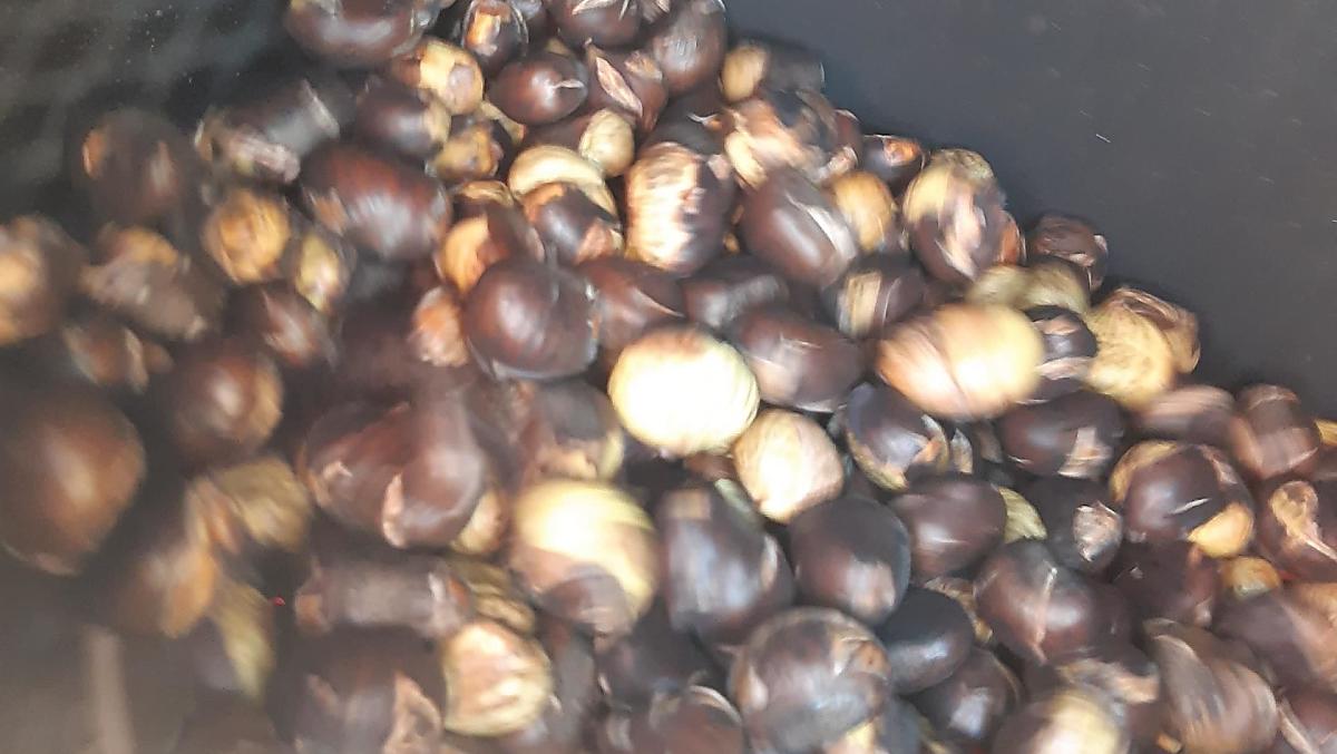 In ottobre si arrostiscono le castagne