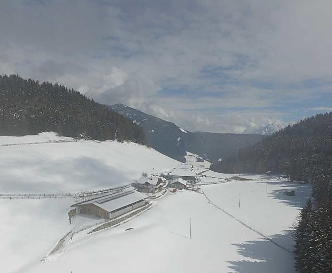 La cascina Oberredensberg coperta di neve