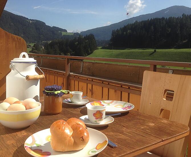 La colazione del mattino allontana le preoccupazioni e i problemi