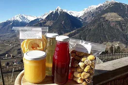 Anelli di mela essiccati, purea di mela, sciroppo, succo di mela, castagne arrostite