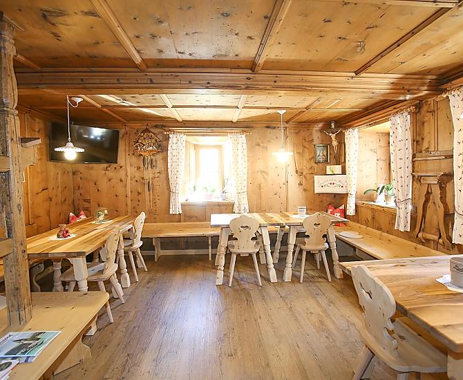 Stube contadina tirolese Sala colazioni e lounge