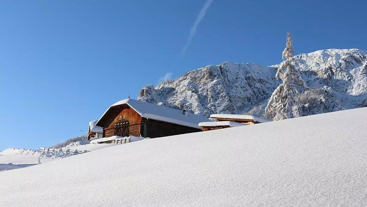 Chi Prà coperto di neve.