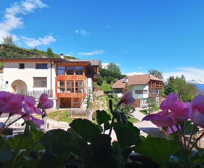 Agriturismo e casa con appartamenti vacanze