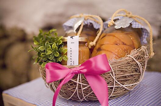 Marmelade und eingelegte Marillen