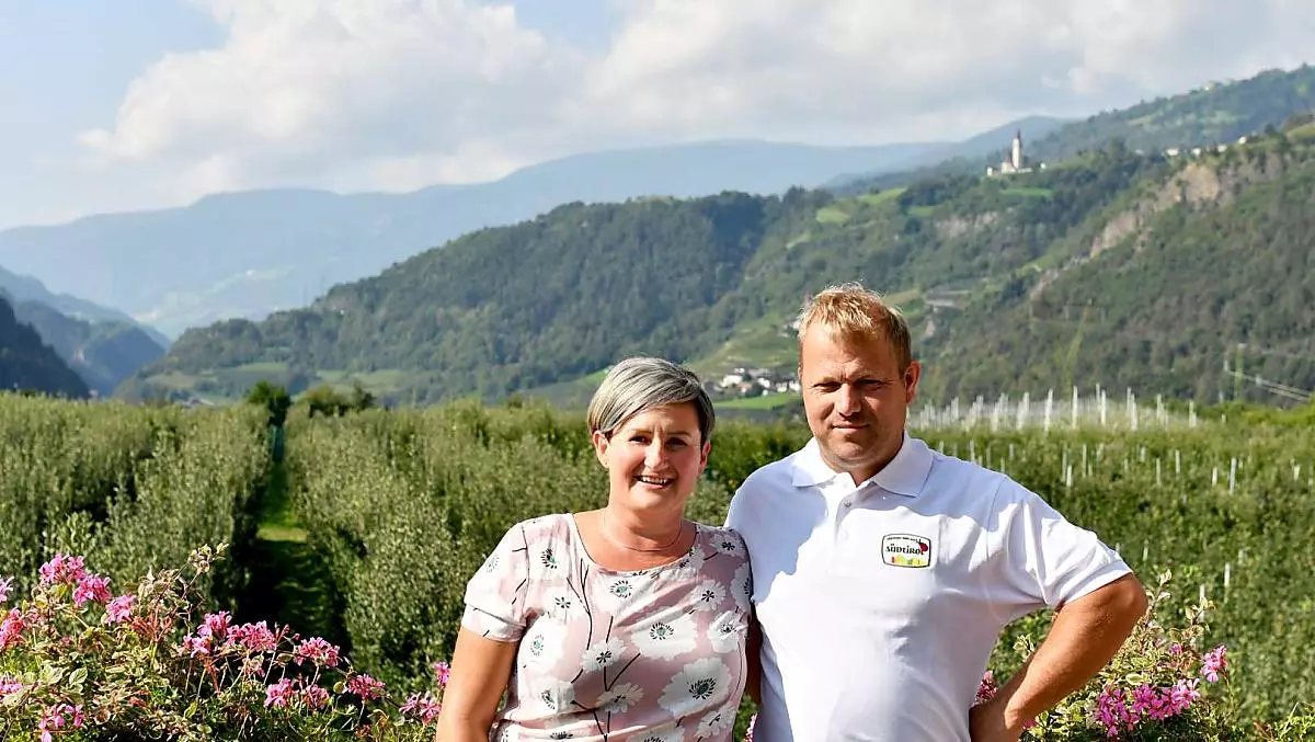 Oggi tocca a noi, Hanspeter e Veronika, rendere la vostra vacanza in agriturismo all'Obermoarhof un'esperienza indimenticabile!